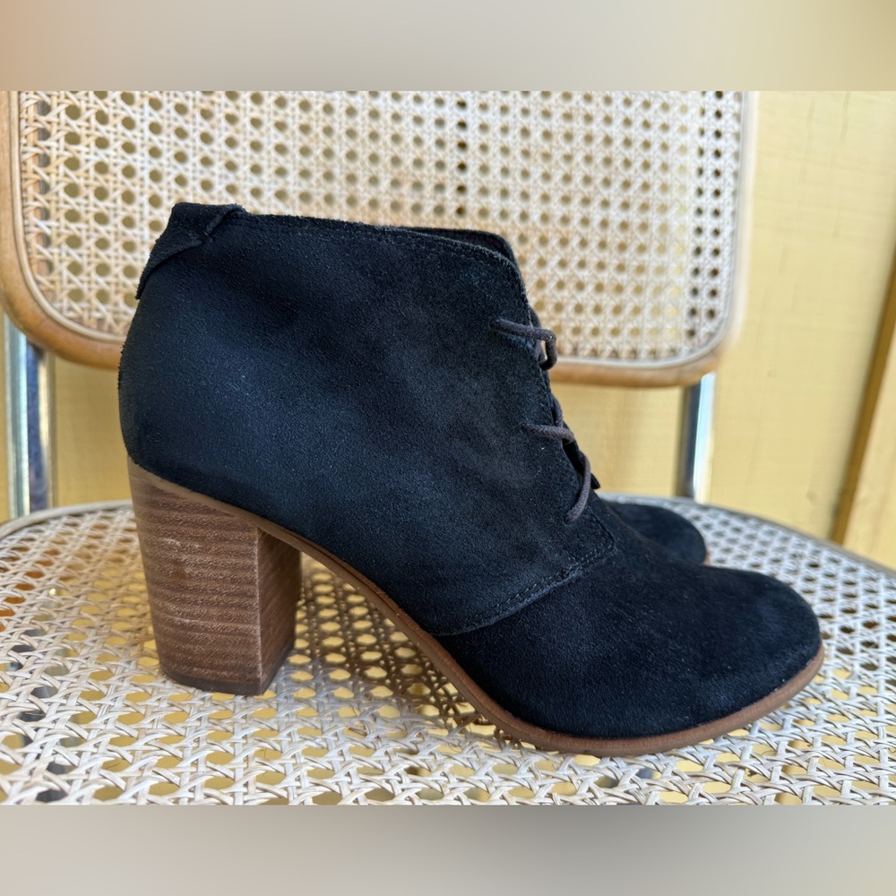 TOMS Black Suede Lace-Up Ankle Boots Chunky Block Heel Size 9.5